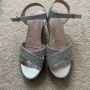 🤍Nina 🤍Sparkling Silver Dress Shoes size 7-8 girls age
